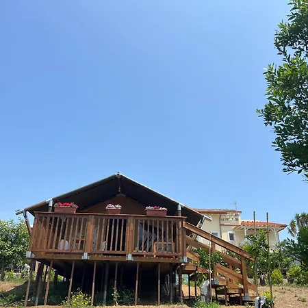 ラグジュアリーテント Casolare Glamping Experience